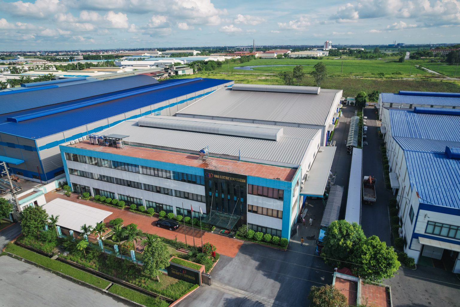 Doanh nghiệp dự kiến hoàn thành khoản đầu tư lắp đặt điện mặt trời mái nhà trị giá 15 tỷ đồng trong năm nay. Ảnh: Vina Electric