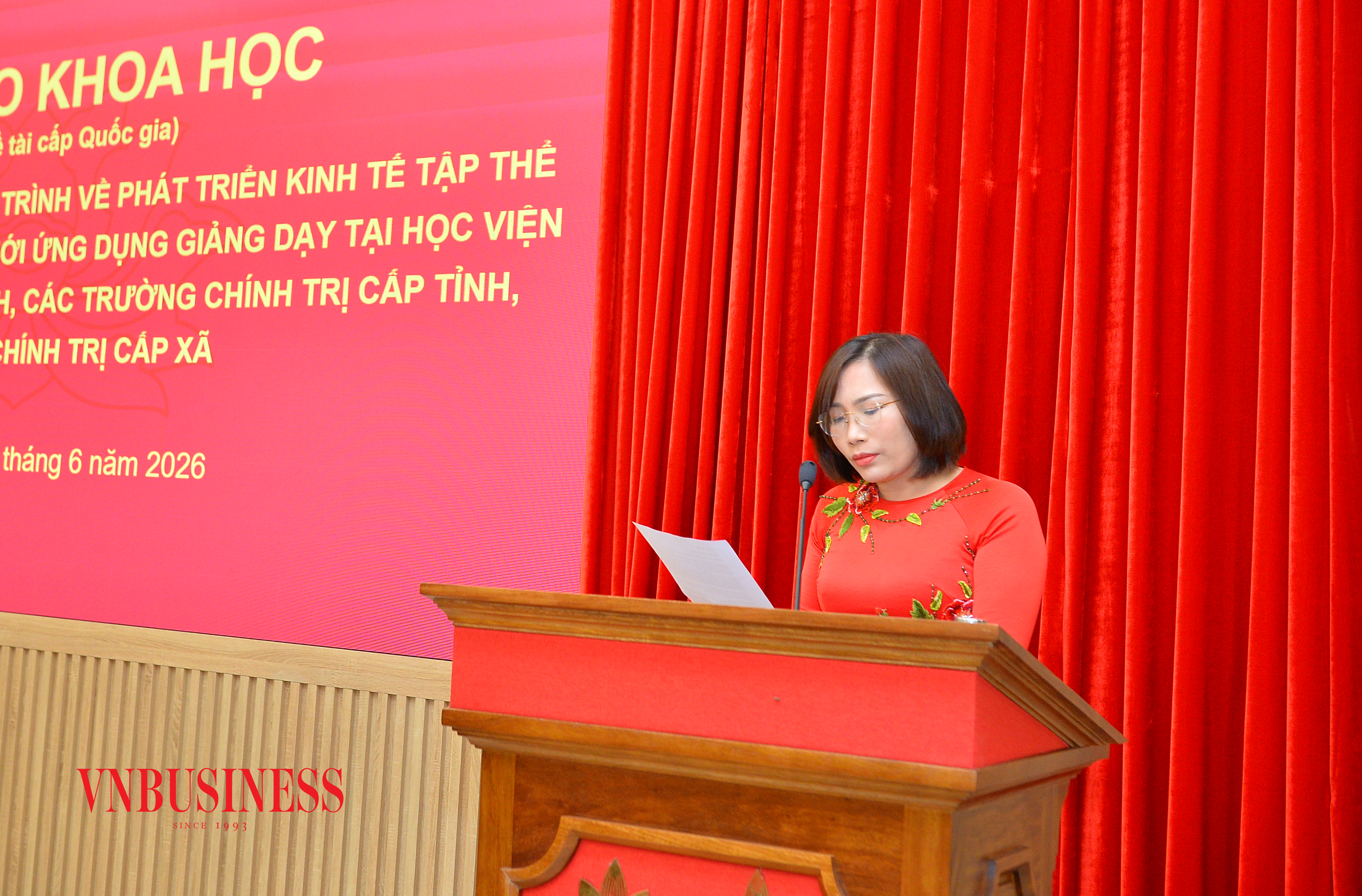 TS. Trần Thị Thái - Học viện Chính trị Quốc gia Hồ Chí Minh phát biểu giới thiệu nhiệm vụ tại Hội thảo.