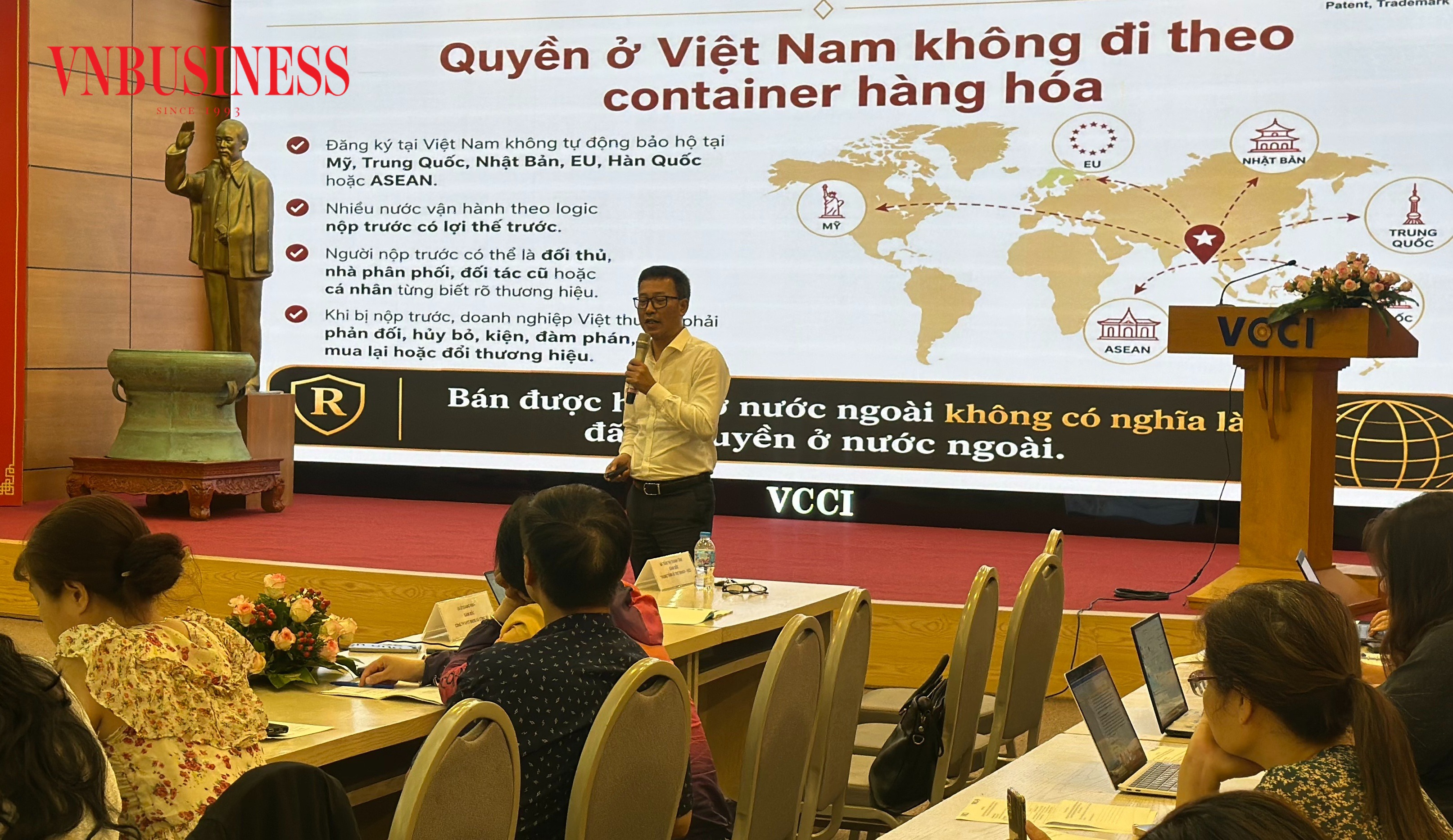Luật sư Lê Quang Vinh, Giám đốc Công ty Luật Bross và cộng sự.