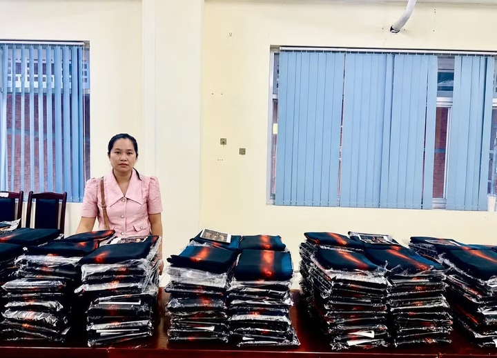 Chủ thương hiệu áo dài và sản phẩm xâm phạm quyền tác giả.
