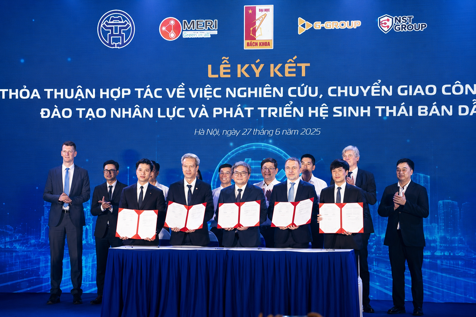 Hà Nội khởi động cuộc đua kinh tế số, doanh nghiệp nhỏ được ưu tiên