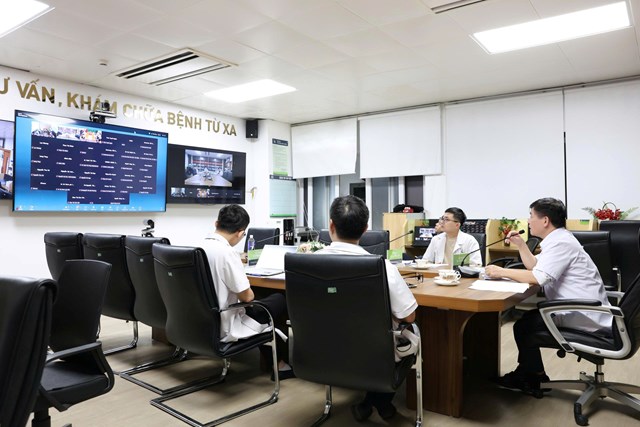 Khám bệnh từ xa đang mang lại nhiều lợi ích cho người dân và ngành y tế.