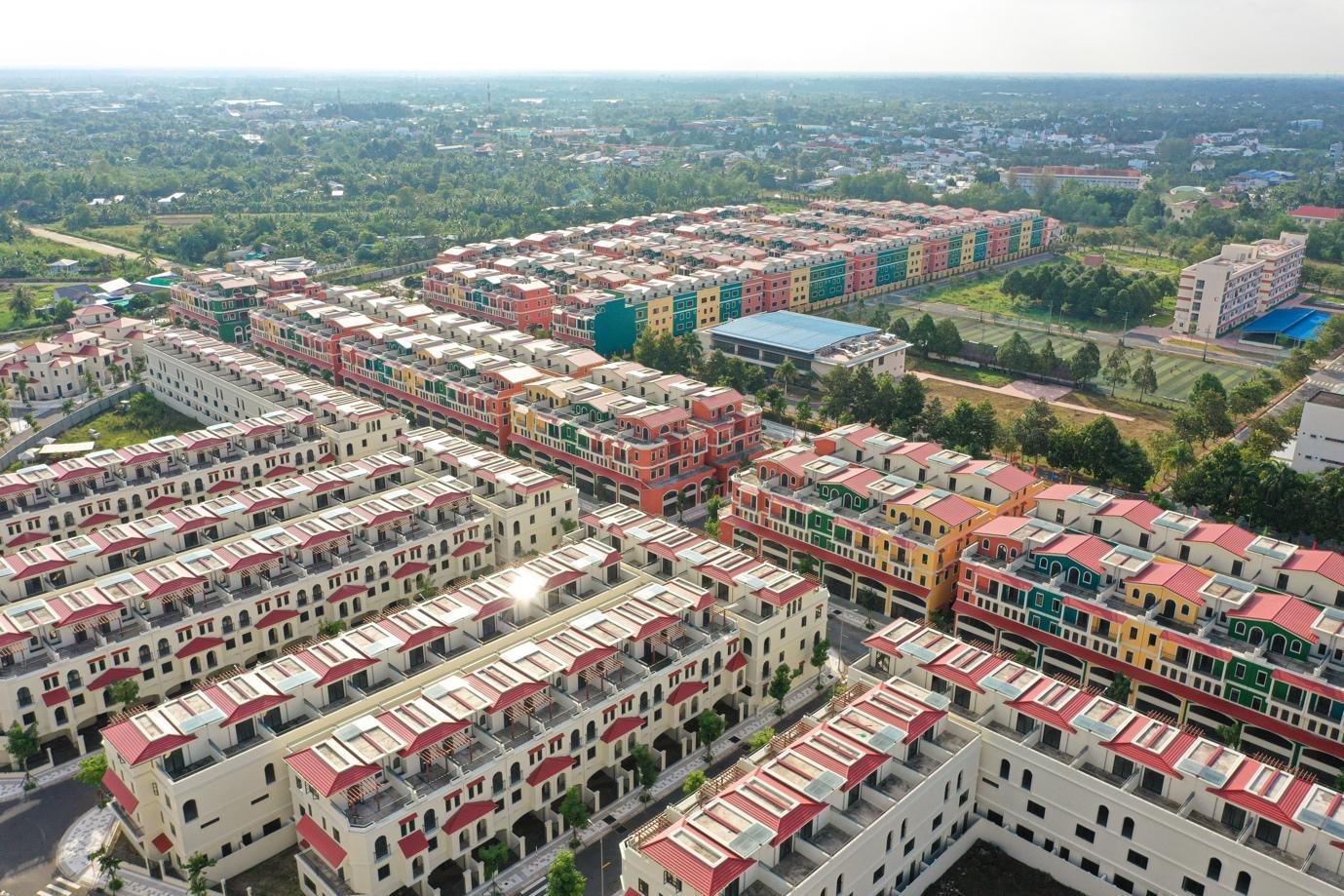 Khu dân cư Phước Thọ tại Vĩnh Long khai thác lợi thế cảnh quan sông nước, kết hợp cảm hứng kiến trúc quốc tế với bản sắc văn hóa miền Tây Nam Bộ.
