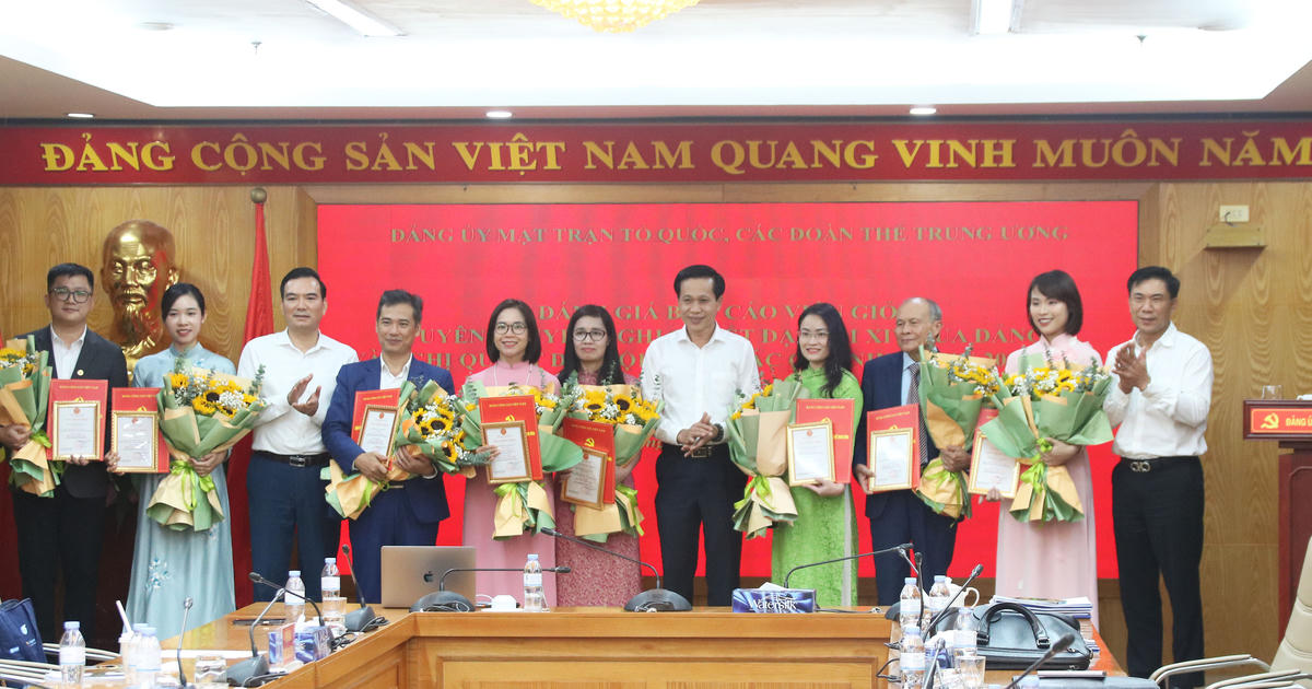 Xây dựng đội ngũ báo cáo viên thực sự là chiến sĩ xung kích trên mặt trận tư tưởng của Đảng