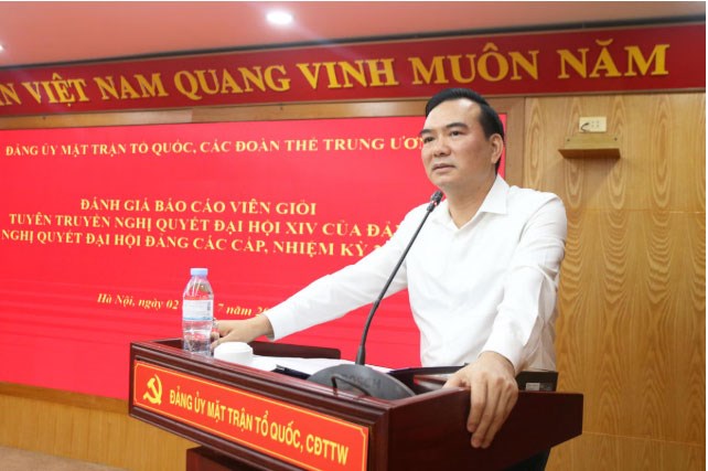 Đồng chí Nguyễn Minh Chung - Ủy viên Ban Thường vụ, Trưởng ban Tuyên giáo và Dân vận Đảng ủy MTTQ, các đoàn thể Trung ương phát biểu tại chương trình.
