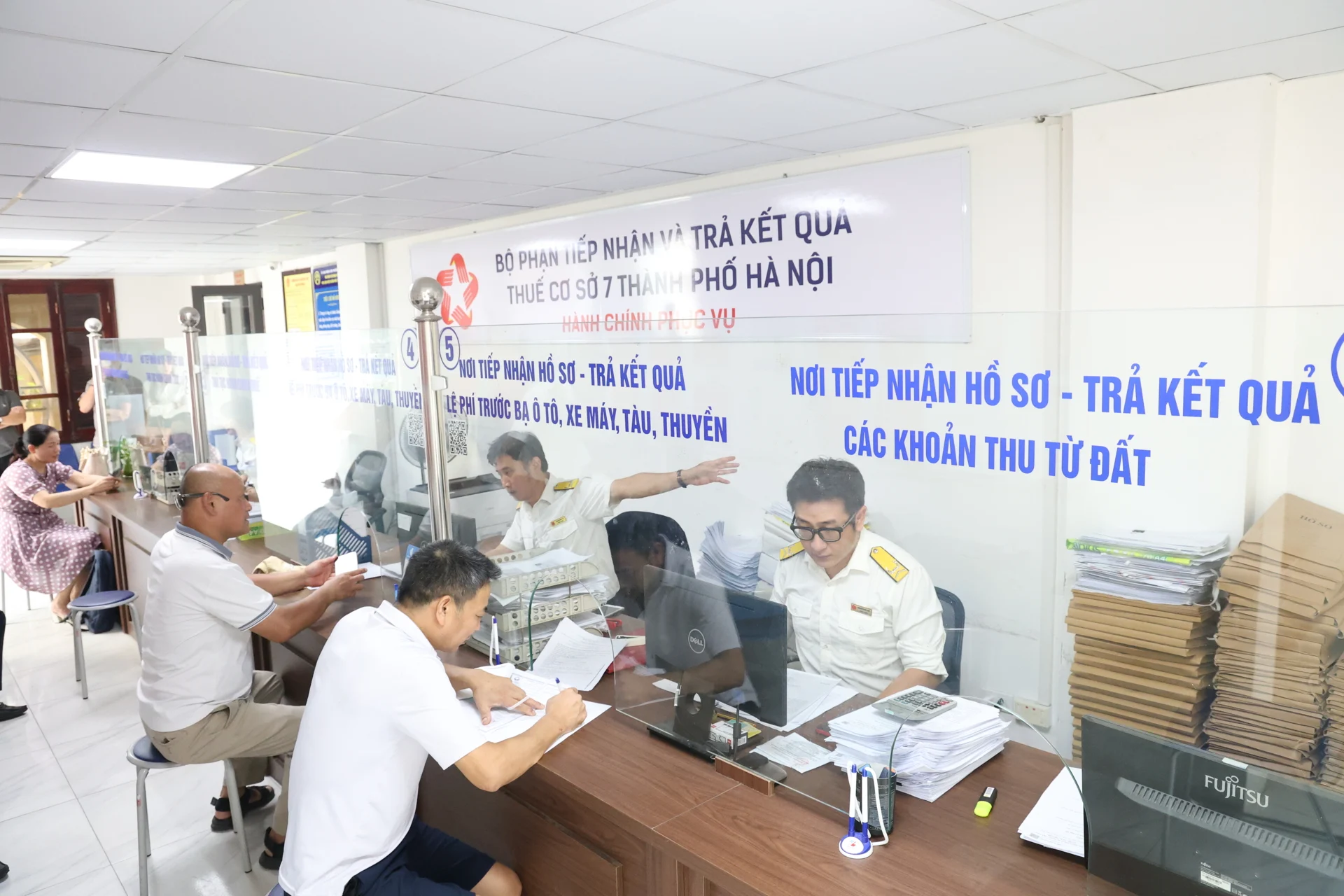 Sau một năm chính thức vận hành mô hình chính quyền địa phương hai cấp, Thủ đô Hà Nội đã tạo nên một bước ngoặt lịch sử trong quản trị hành chính.
