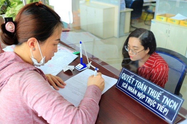 Chính phủ quy định việc miễn thuế thu nhập cá nhân với nhiều trường hợp.