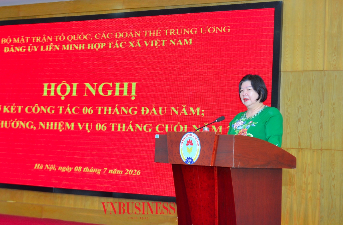 Bí thư Đảng ủy, Chủ tịch Liên minh HTX Việt Nam Cao Xuân Thu Vân phát biểu tại Hội nghị.