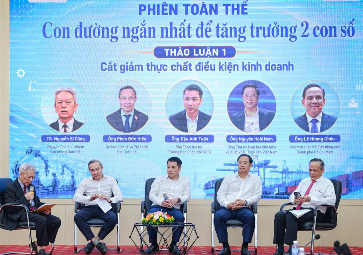 Toàn cảnh hội thảo