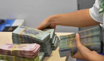 Huy động 100 đồng nhưng cho vay tới 117 đồng: Thanh khoản ngân hàng đang “căng”