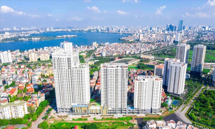 Lãi suất vẫn neo cao, thị trường bất động sản chuyển từ