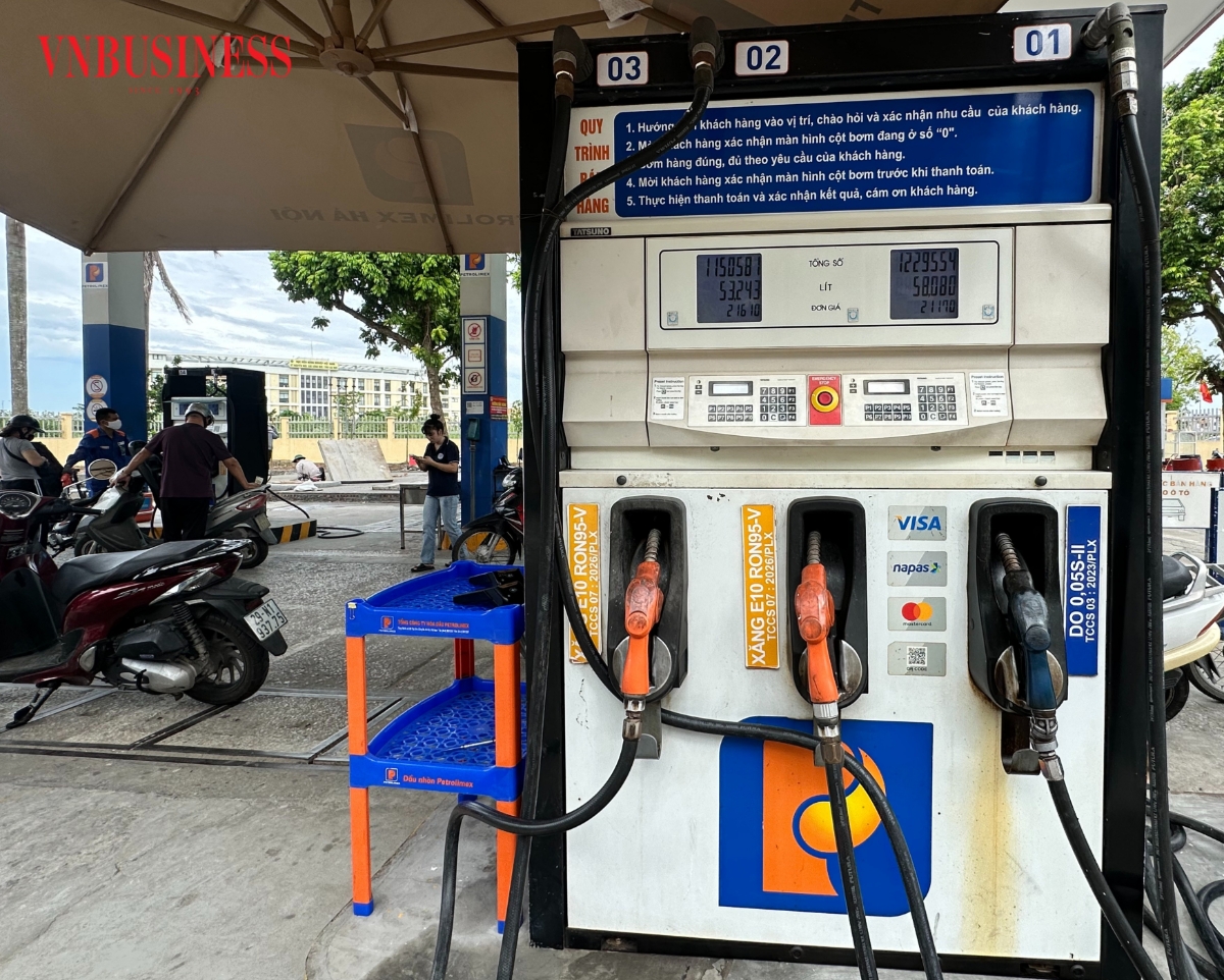 Giá xăng E10 RON95-III ngày 16/7 vượt ngưỡng 20.550 đồng/lít.