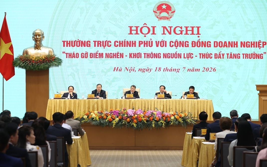 Thủ tướng cùng các Phó Thủ tướng chủ trì Hội nghị - Ảnh: VGP