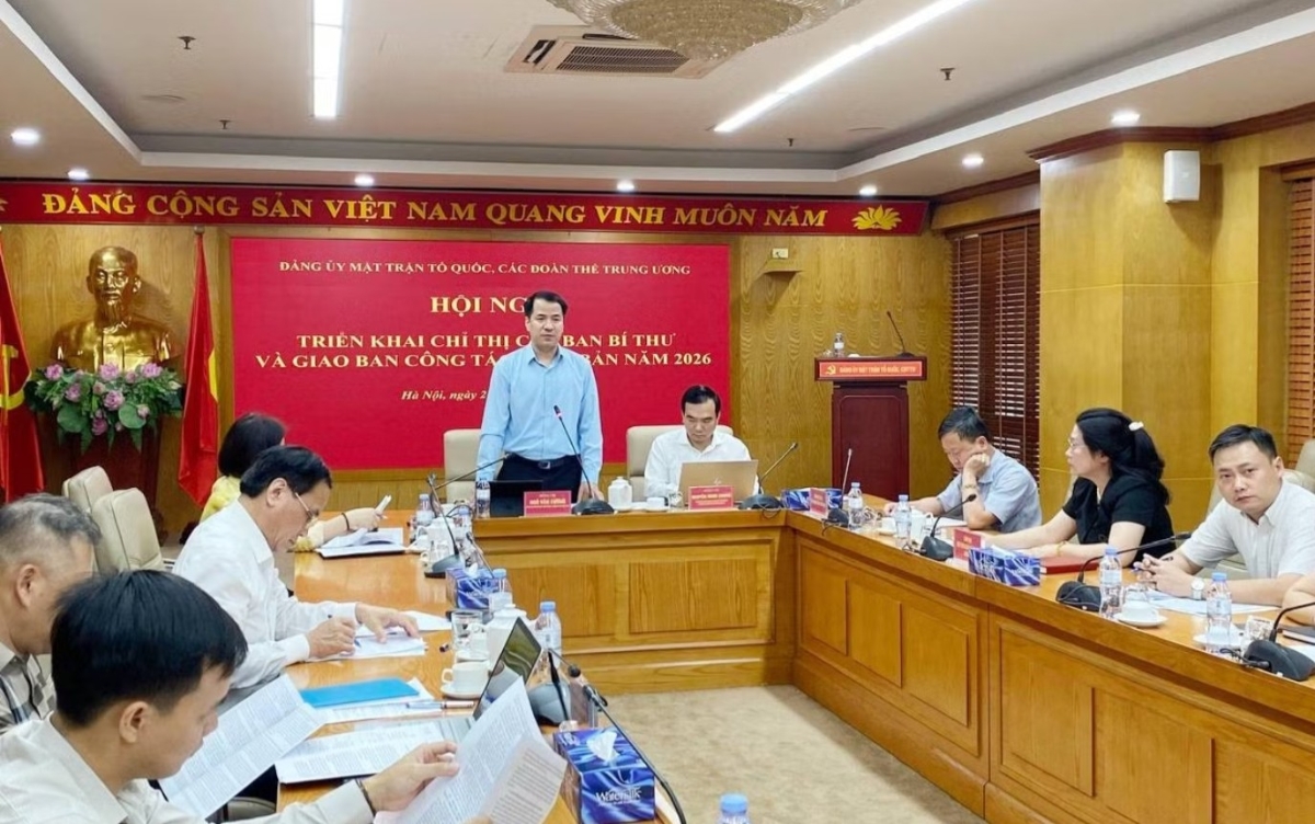Giao ban công tác xuất bản chiều 21/7.