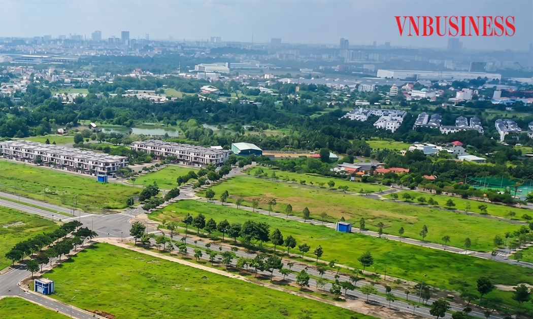 Nguồn cung tăng trong khi thanh khoản ì ạch, tiền đổ về đâu?