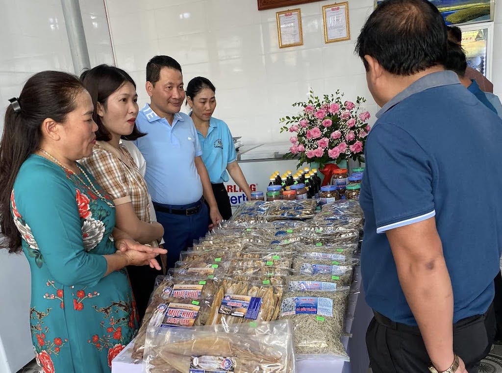 Thương hiệu, truy xuất nguồn gốc và ứng dụng công nghệ giúp sản phẩm chế biến của HTX Long Tám tạo niềm tin, thu hút người tiêu dùng.