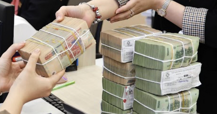 Cú sốc lãi suất, doanh nghiệp bất động sản xoay xở ra sao?
