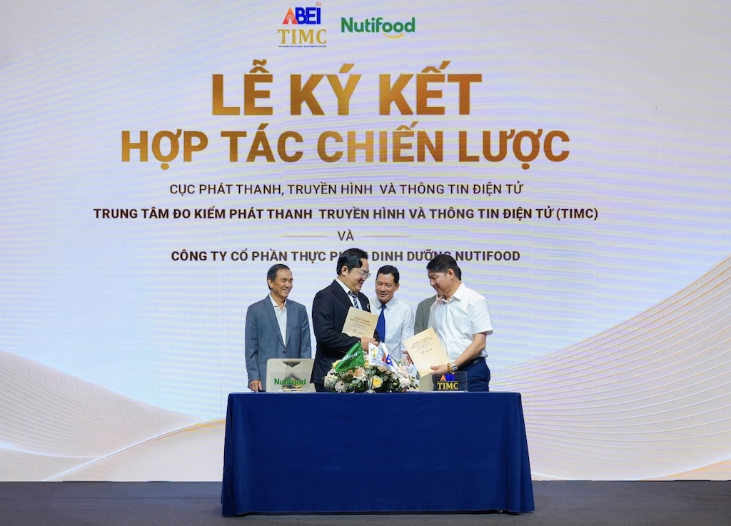 Lễ ký kết hợp tác chiến lược giữa Nutifood và Trung tâm Đo kiểm Phát thanh, Truyền hình và Thông tin điện tử.