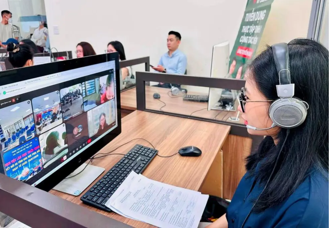 Doanh nhiệp kết nối với người lao động thông qua Sàn giao dịch việc làm.