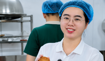 Bánh Trung thu 2026: Xưởng gia công tăng tốc đón làn sóng đặt hàng doanh nghiệp