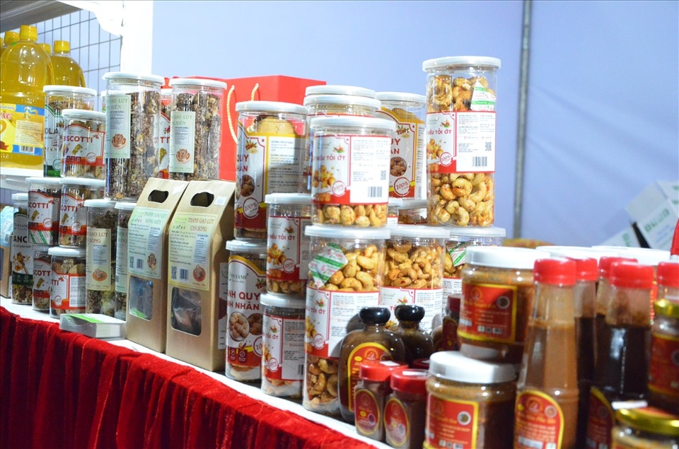 Hơn 100 sản phẩm OCOP từ 3 sao trở lên được đưa vào trưng bày tại Cảng hàng không quốc tế Đà Nẵng.
