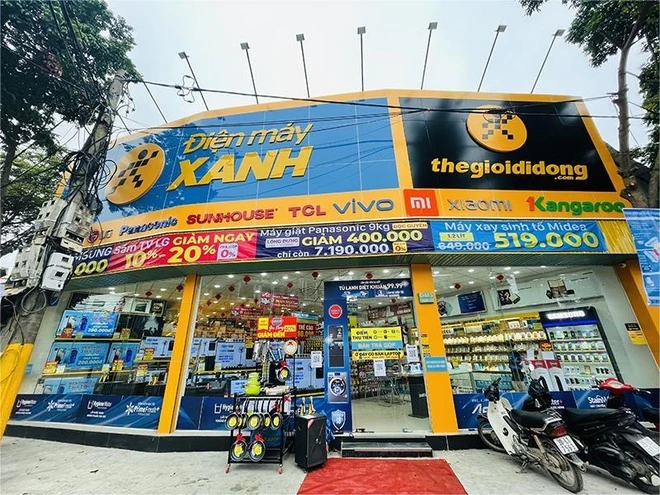 Chủ tịch MWG đăng ký mua cổ phiếu sau cú giảm hơn 30%: Vì sao thị trường chưa "mua" câu chuyện Điện Máy Xanh?