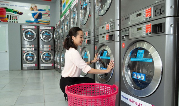 Mô hình giặt sấy tự phục vụ ngày càng phổ biến tại đô thị.