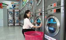 Mô hình giặt sấy tự phục vụ ngày càng phổ biến tại đô thị.
