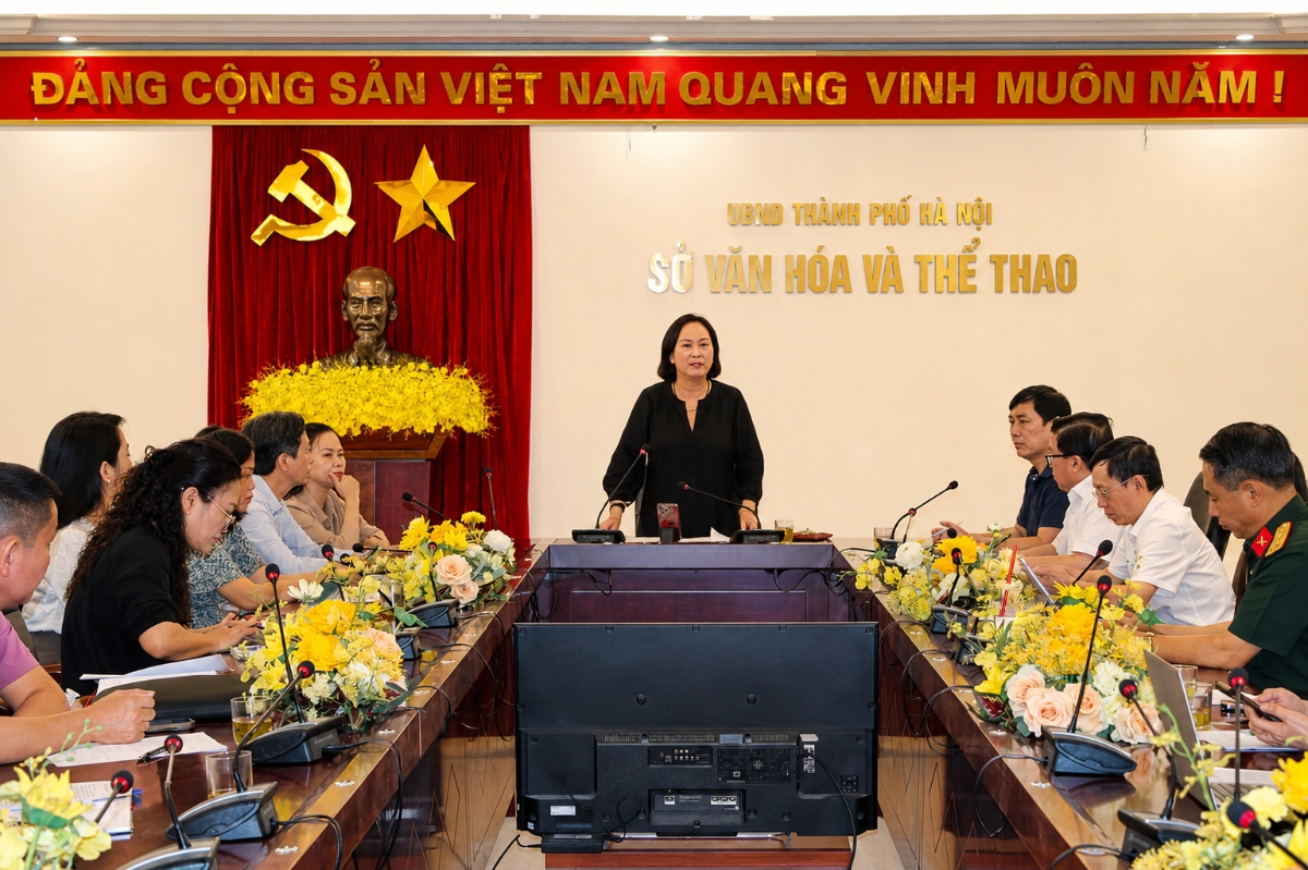 Bà Nguyễn Thị Mai Hương, Phó Giám đốc Sở Văn hóa và Thể thao Hà Nội chủ trì buổi làm việc.