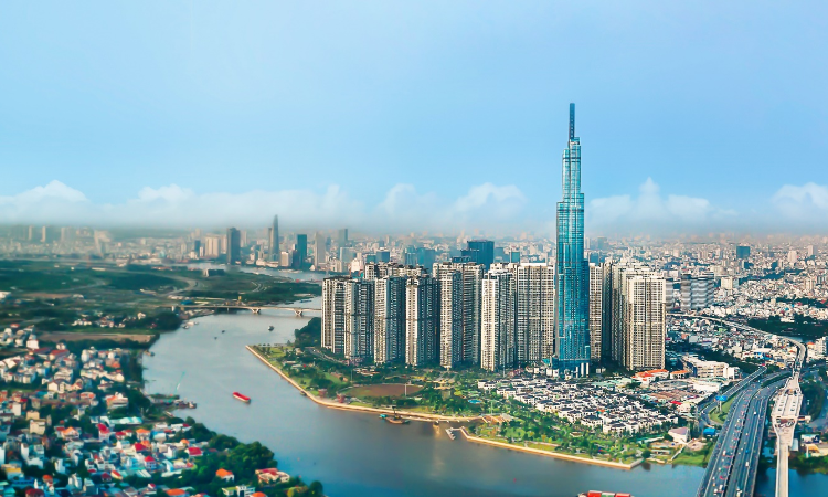 Vingroup lãi hơn 20 nghìn tỷ đồng chỉ sau 6 tháng, xe điện và bất động sản cùng tăng tốc