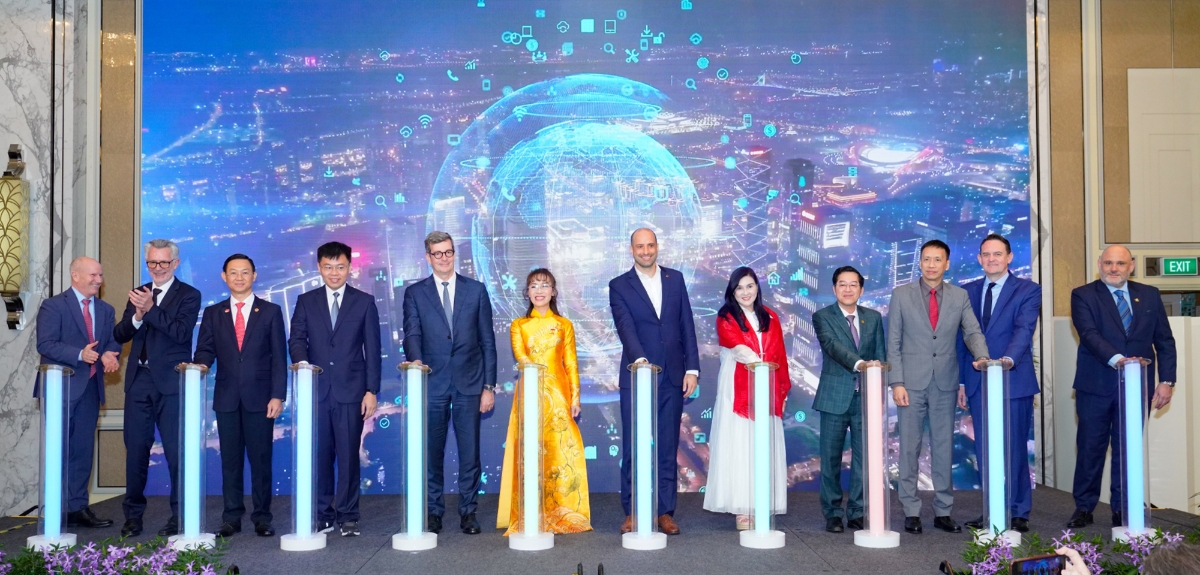 Vietjet là thành viên sáng lập đã công bố Trung tâm Tài chính Hàng không châu Á – Thái Bình Dương, tạo điều kiện để các nhà đầu tư tham gia sâu hơn vào các phân khúc giá trị cao của ngành hàng không.