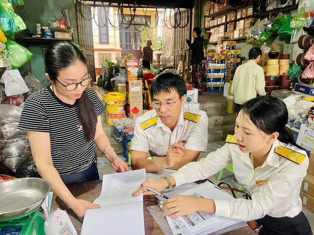 Cục Thuế yêu cầu Thuế các tỉnh hỗ trợ hộ kinh doanh nhỏ thông báo doanh doanh thu, tài khoản ngân hàng theo quy định.