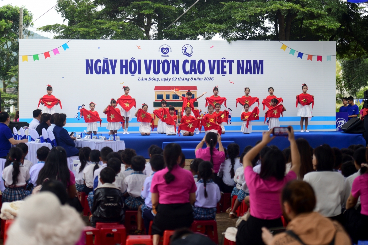 Toàn cảnh Ngày hội Vươn cao Việt Nam do Vinamilk và Quỹ sữa Vươn cao Việt Nam tổ chức tại Hiệp Thạnh, Lâm Đồng hôm 2/8 (Ảnh: Hải An).