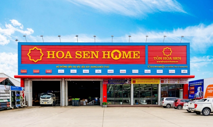 Tập đoàn Hoa Sen hiện đang đẩy mạnh phát triển hệ thống Siêu thị Vật liệu xây dựng và Nội thất Hoa Sen Home. Tính đến ngày 30/06/2026, HSG đã tiêu tốn lượng vốn khổng lồ lên tới 1.399,7 tỷ đồng để đầu tư xây dựng các dự án cơ bản dở dang.