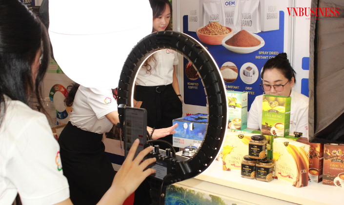 Xuất khẩu trực tuyến thời AI: Doanh nghiệp Việt tăng tốc thế nào?