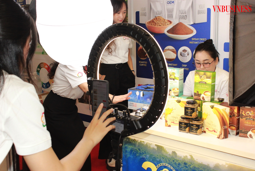Kết hợp livestream với AI và thương mại điện tử xuyên biên giới giúp doanh nghiệp Việt nâng cao khả năng tiếp cận người mua toàn cầu.