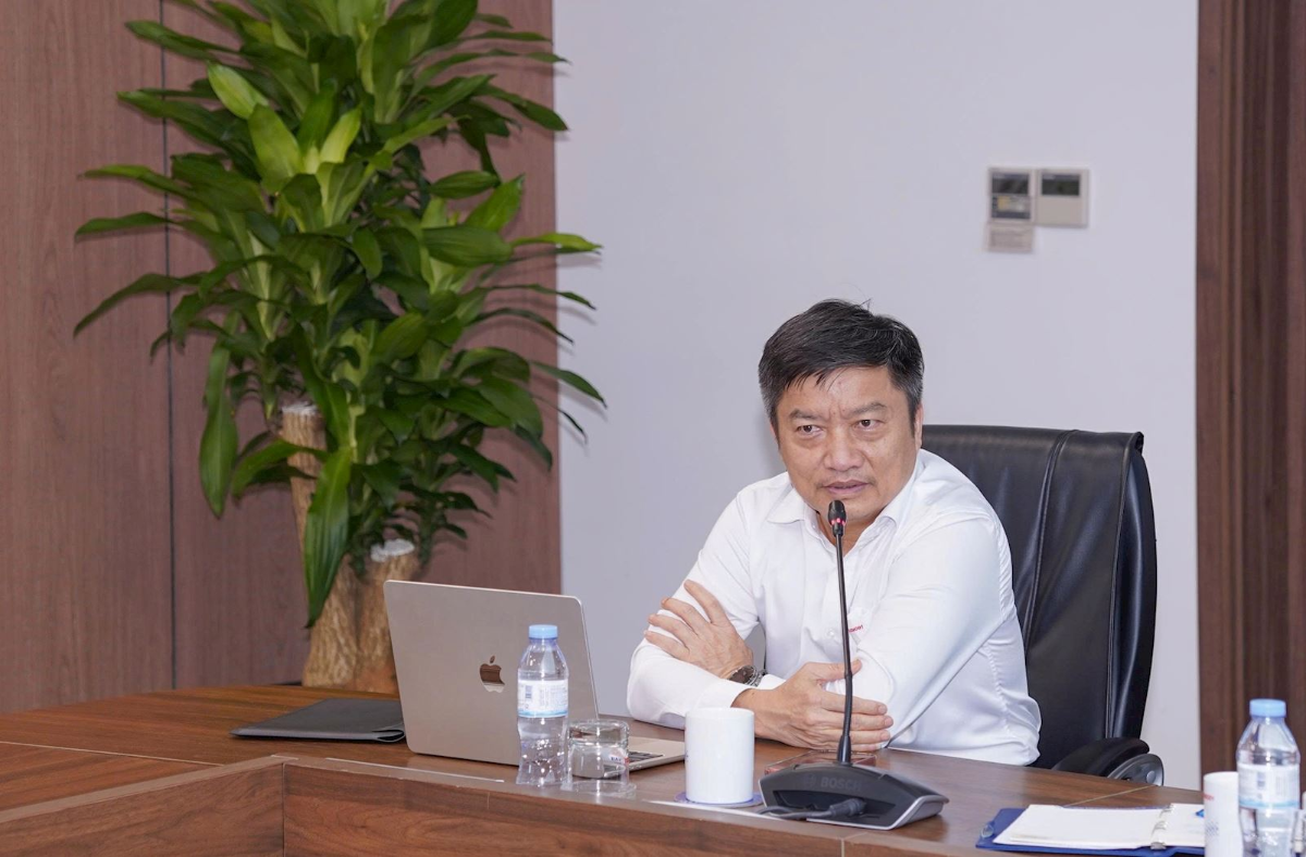 Chủ tịch HĐTV Nguyễn Tiến Khoa phát biểu chỉ đạo tại Hội nghị, định hướng các nhiệm vụ trọng tâm nhằm hoàn thành các mục tiêu sản xuất kinh doanh năm 2026.