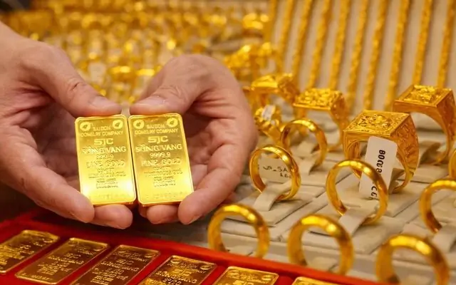 Giá bán ra vàng nhẫn cao nhất ở mức 144 triệu đồng/lượng, cao hơn giá vàng miếng.