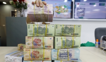 Nợ xấu gia tăng, dự phòng rủi ro mỏng dần