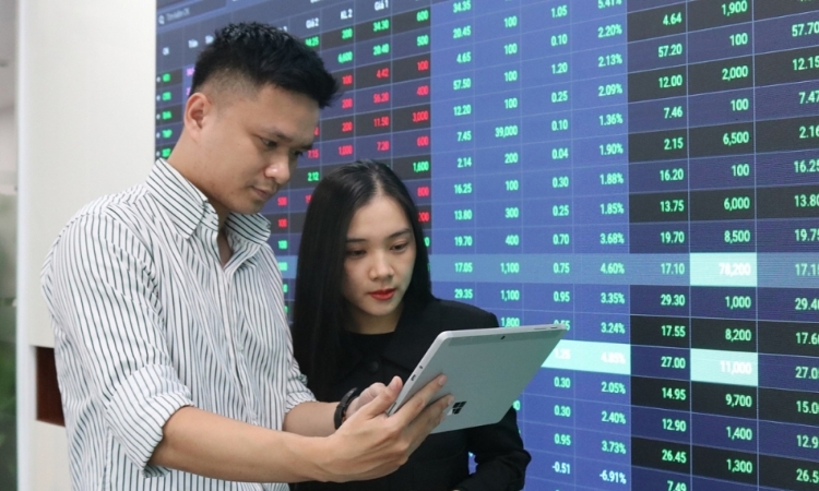 Làn sóng thoái vốn Nhà nước có thể mở ra cơ hội mới cho cổ phiếu ‘hàng hiệu’