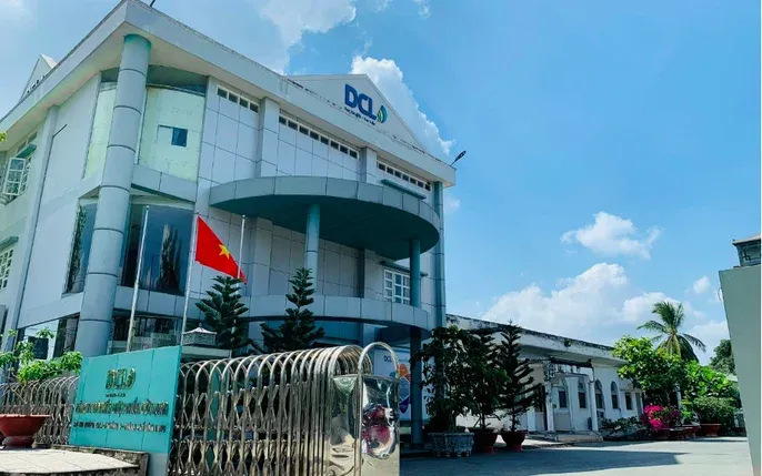 Dược Cửu Long: Lợi nhuận 6 tháng gần như ‘bốc hơi’, cổ phiếu biến động mạnh