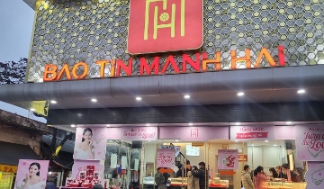 Tăng trưởng đột biến và những khoảng lặng tài chính của các
