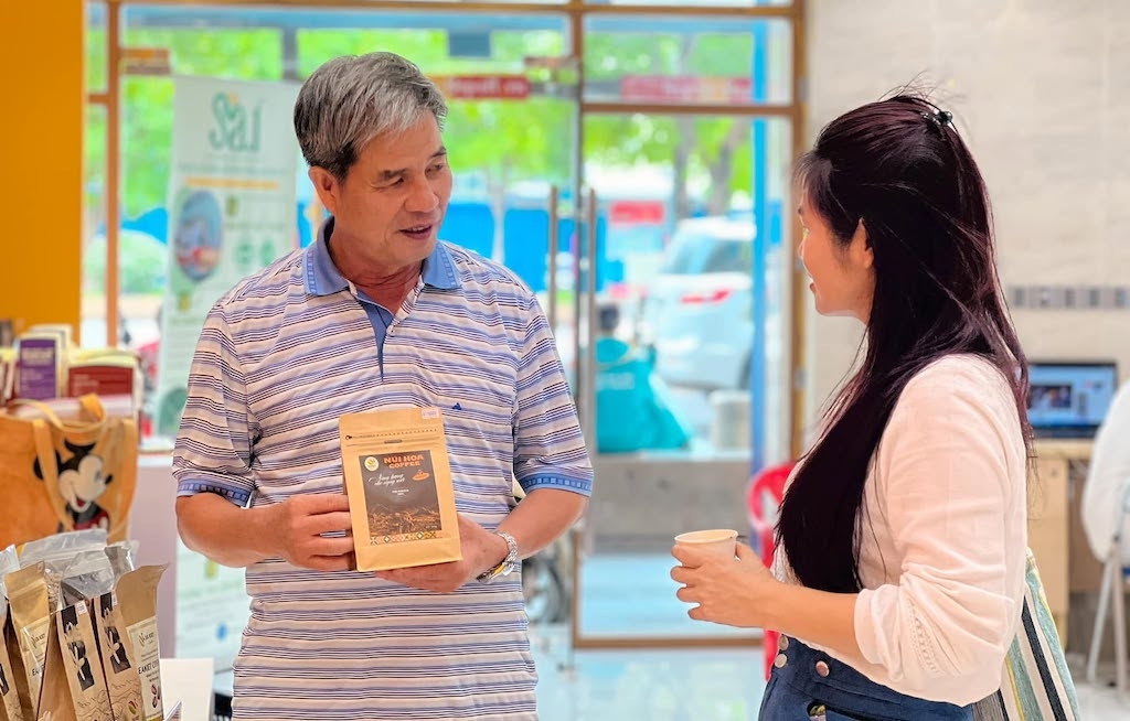 HTX Nông nghiệp dịch vụ công bằng Ea Kiết tổ chức sản xuất cà phê theo tiêu chuẩn quốc tế, tạo nền tảng nâng giá trị và phát triển tài sản sở hữu trí tuệ.