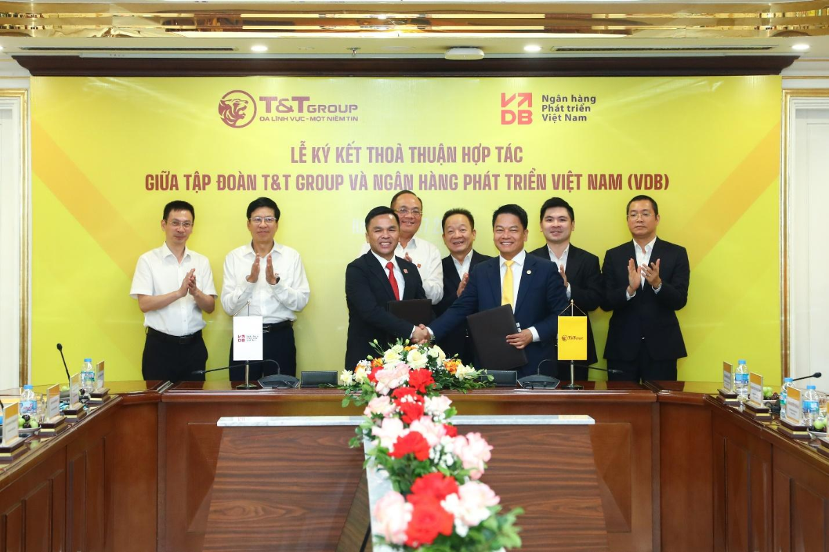 T&T Group và VDB ký kết thỏa thuận hợp tác, mở rộng nguồn vốn cho các lĩnh vực đầu tư ưu tiên. (Ảnh - Anh Chiến)