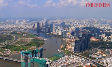 Thanh khoản ì ạch, vì sao dự án chung cư vẫn đua khởi công, giá leo thang?