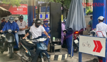 Giá xăng tiếp tục giảm, E10 còn 22.119 đồng/lít