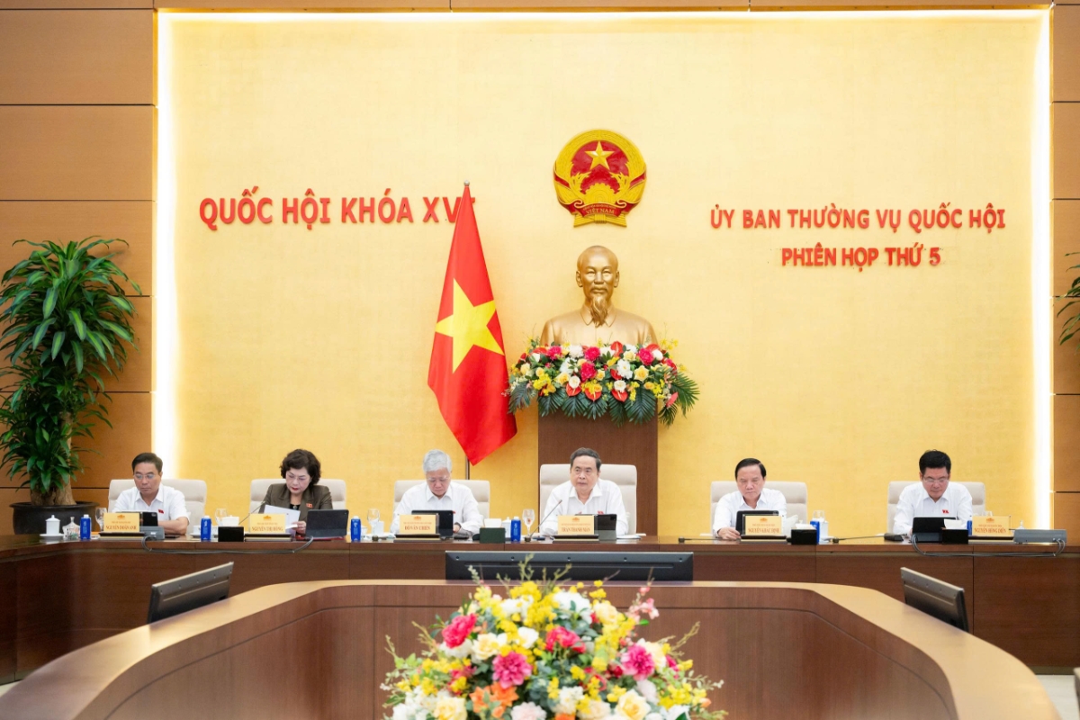 Ủy ban Thường vụ Quốc hội cho ý kiến về việc giải trình, tiếp thu, chỉnh lý đối với dự thảo Luật sửa đổi, bổ sung một số điều của Luật Ngân hàng Nhà nước Việt Nam, Luật Phòng, chống rửa tiền và Luật Các tổ chức tín dụng.