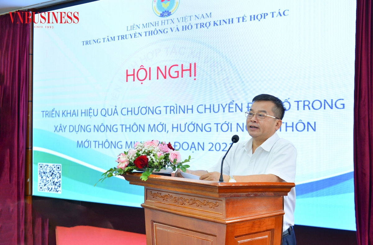 Ông Nguyễn Đình Long, Phó Giám đốc Trung tâm truyền thông và Hỗ trợ kinh tế hợp tác phát biểu khai mạc Hội nghị.
