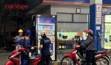 Giá xăng tăng trở lại, xăng E10 gần 22.700 đồng/lít