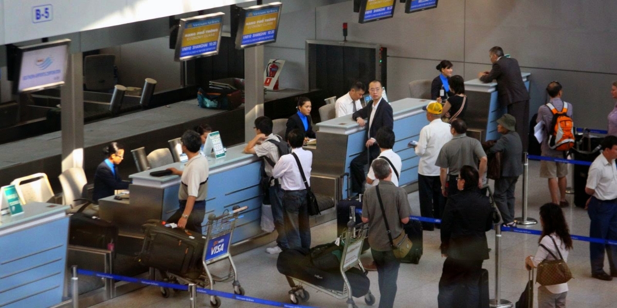 Nhiều người tá hỏa khi đã chuyển tiền mua vé máy bay, nhận mã đặt chỗ nhưng không có vé.